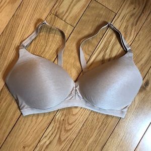 Warner’s beige wireless 36D convertible bra